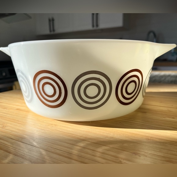 Pyrex 475-B “Cosmopolitan” 2.5 Quart Dish (No Lid) – 1973 Promo - Picture 2 of 10